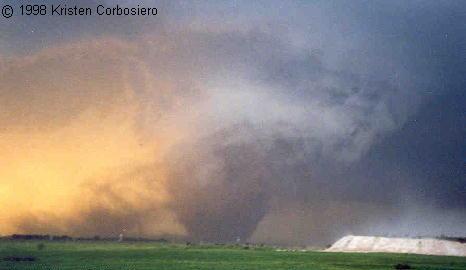 Spencer tornado photo by Bill Reid